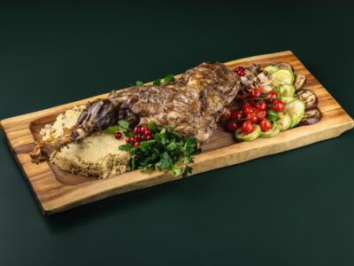 Томлёная баранья нога «По-Русски»