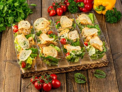 Цезарь с обжаренной куриной грудкой