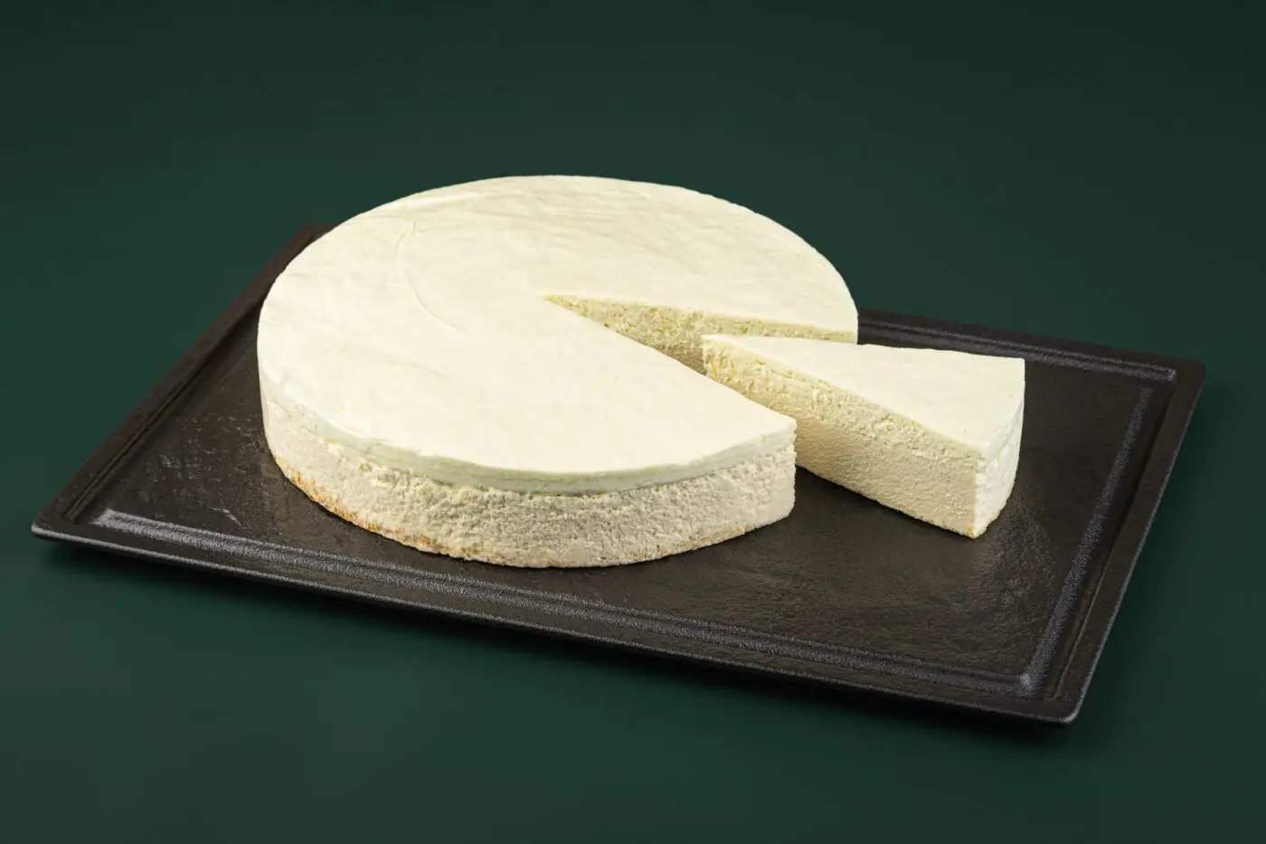 Бейлиз-лайм — мусс из белого шоколада с мадагаскарской ванилью, мусс с бейлизом и кремом с лаймом